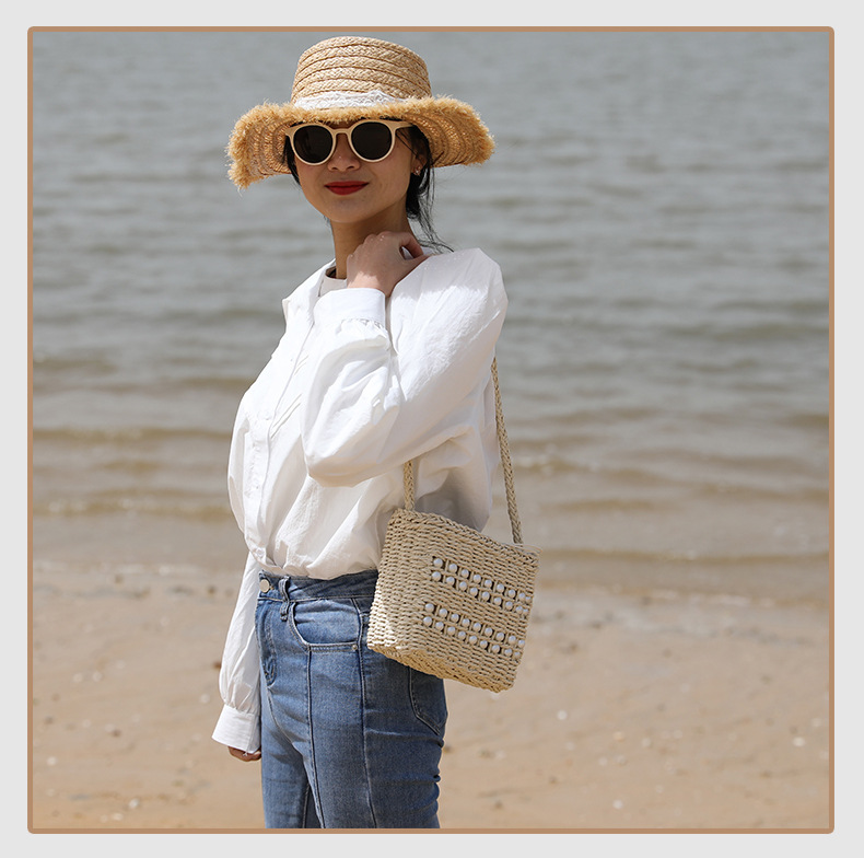 Women's Medium Straw Solid Color Vintage Style Classic Style Square String Shoulder Bag display picture 2