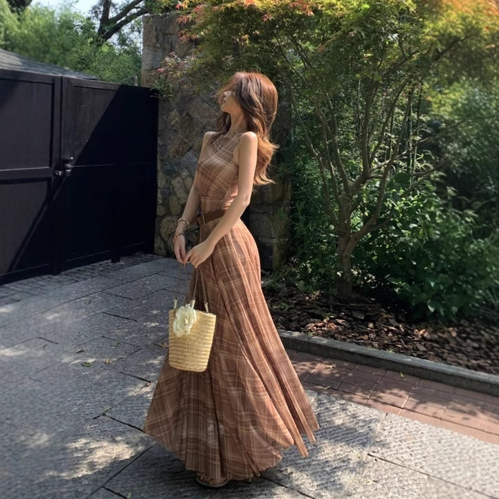 Retro Plaid Sleeveless Vest Dress Women's Summer Vacation Style Slim Fit Skirt High Waist Skirt A-Line Long Skirt