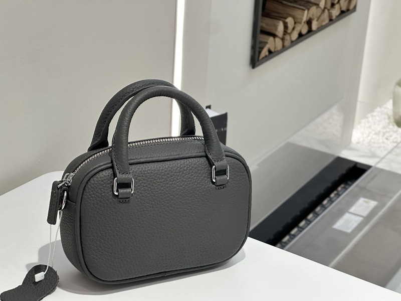 佰締革製品の女性バッグ2025新型高級感ハンドバッグのトップ層牛革シングルショルダーバッグミニ枕バッグ|undefined