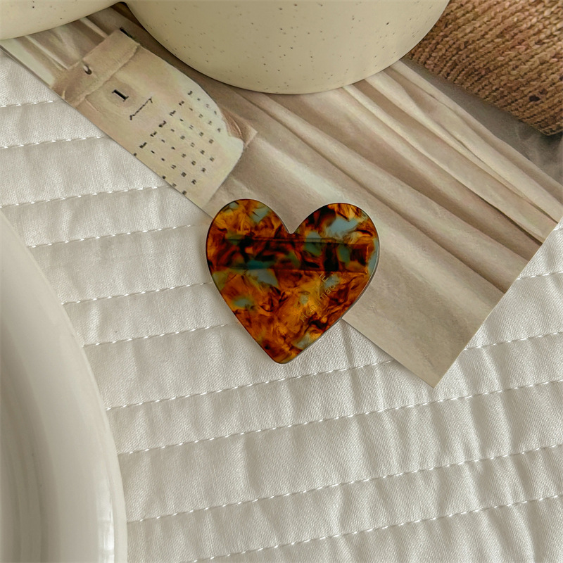 10g Weight Hair Clip Hair Accessories Type 1 Piece Quantity Daily Occasion Acetic acid sheets Material Heart Shape Pattern All Seasons Season Women's Gender Cute, Simple Style Style Cute Simple Style Women's Heart Shape Acetic Acid Sheets Hair Clip 4