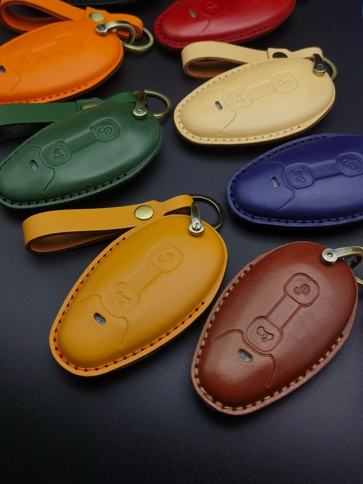 Suitable for new vespa Vespa keychain cowhide hand GTS300 leather key set remote control case
