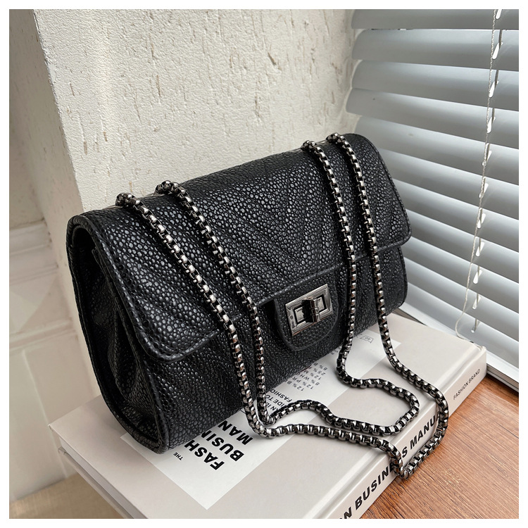 Women's New Fashion Rhombus Embossed Chain Bag Niche Single-shoulder Messenger Bag display picture 5