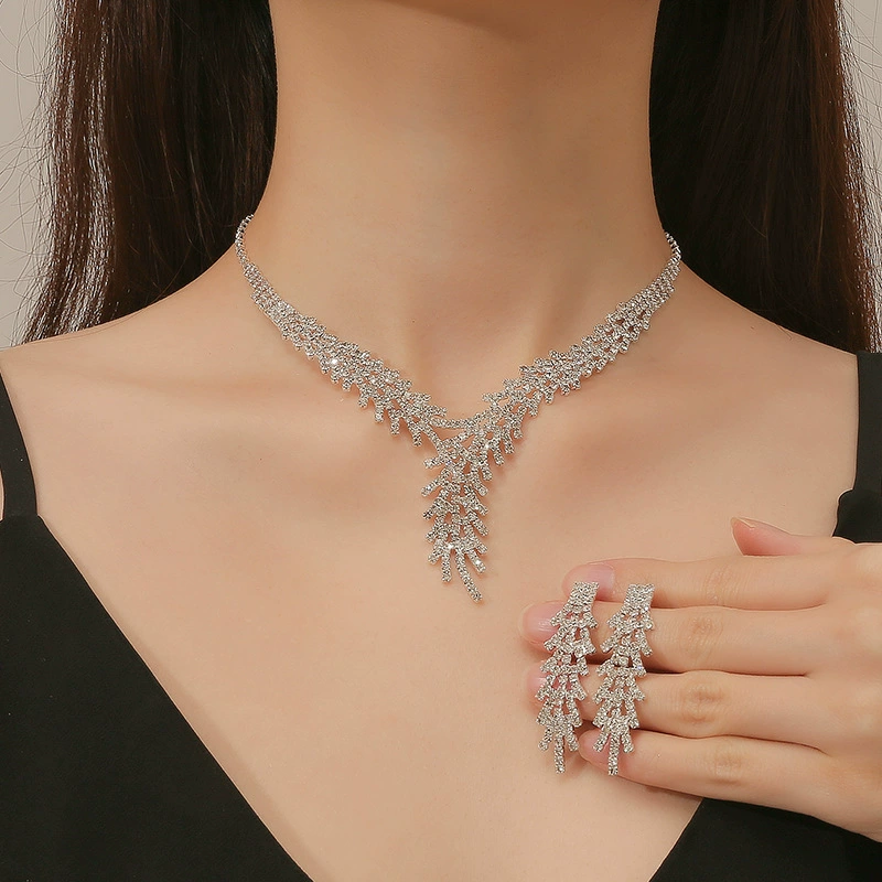 F Юань Новый стиль узел галстука форма стразы следующий