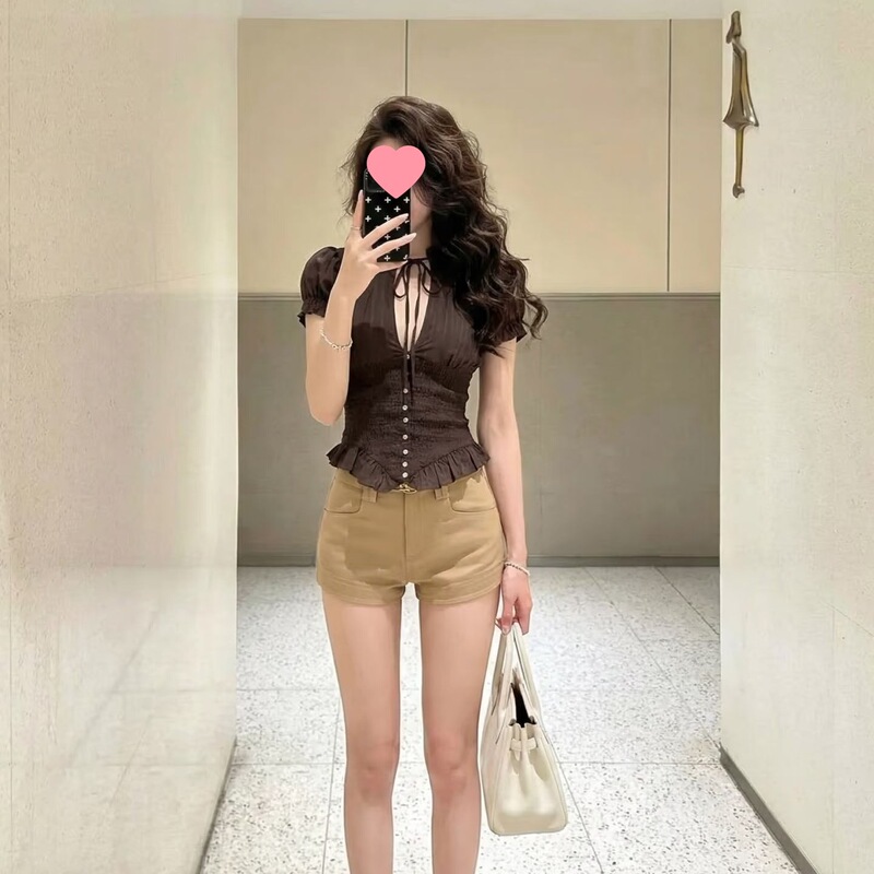 2026 Spring/Summer New Fashion French Chic Light Luxury Unique Non-repetitive Dark Brown Pleated Shirt Top 2026 Spring/Summer New Fashion French Chic Light Luxury Unique Non-repetitive Dark Brown Pleated Shirt Top