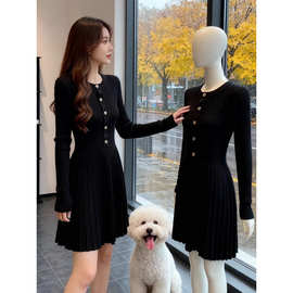 轻熟优雅复古赫本风加厚针织连衣裙女秋冬季气质收腰显瘦毛衣裙子