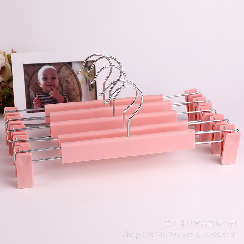 핑크색 바지걸이