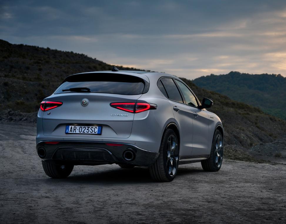 Suitable for Alfa Romeo STELVIO Stanvi Ti racing version rear bumper rear spoiler guard 1561584