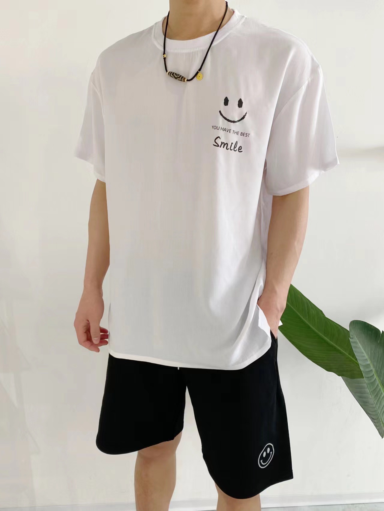 화이트 탑 블랙 반바지