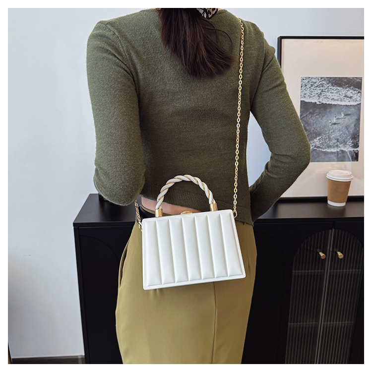 438g Weight Synthetic Leather Lining Material Sewing Thread Fashion Element Lock clasp Closure Type Single Shoulder Strap Strap Type Shoulder Bag Bags Type Holiday, Travel, Shopping Occasion PU Material Solid Color Pattern All Seasons Season Women's Gender Elegant, Streetwear Style Square Shape Medium Size Women's Medium PU Solid Color Elegant Streetwear Sewing Thread Square Lock Clasp Shoulder Bag 26