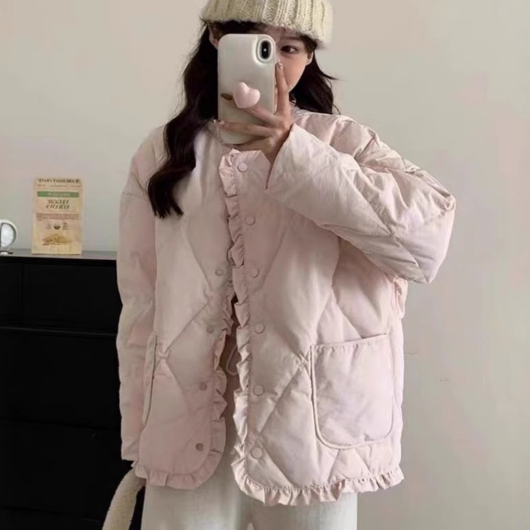 부드러운 Lingge 다운 코튼 패딩 코트 여성 디자인 센스 틈새 한국 가을과 겨울에 작은 사람들을위한 루즈 슬리밍 쇼트 코트