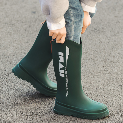 Korean Single Russian Fashion High-Cut Women's Rain Boots, High-End Slip-Resistant Long Waterproof Rubber Boots