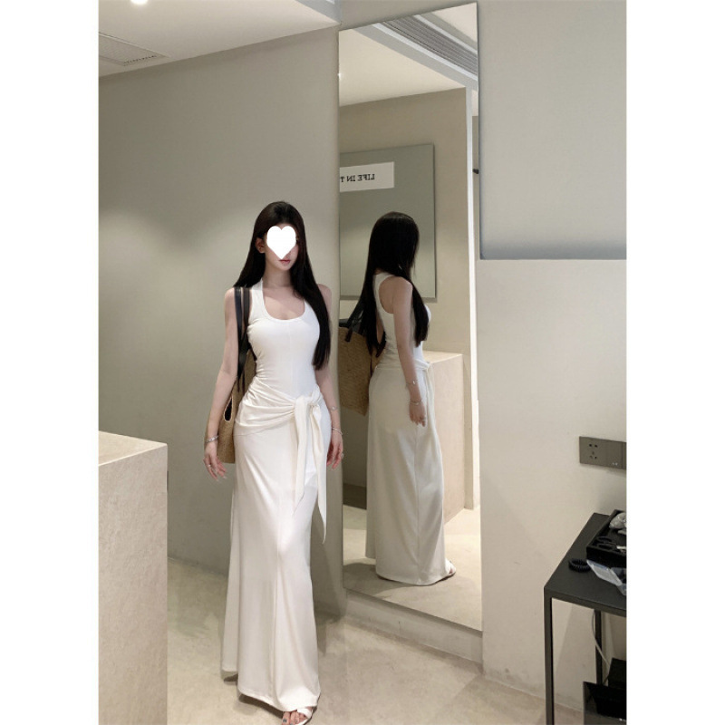 黒の U ネックノースリーブレーサーバックドレス女性の夏の新しい気質セクシーなウエスト痩身ヒップスカート|undefined
