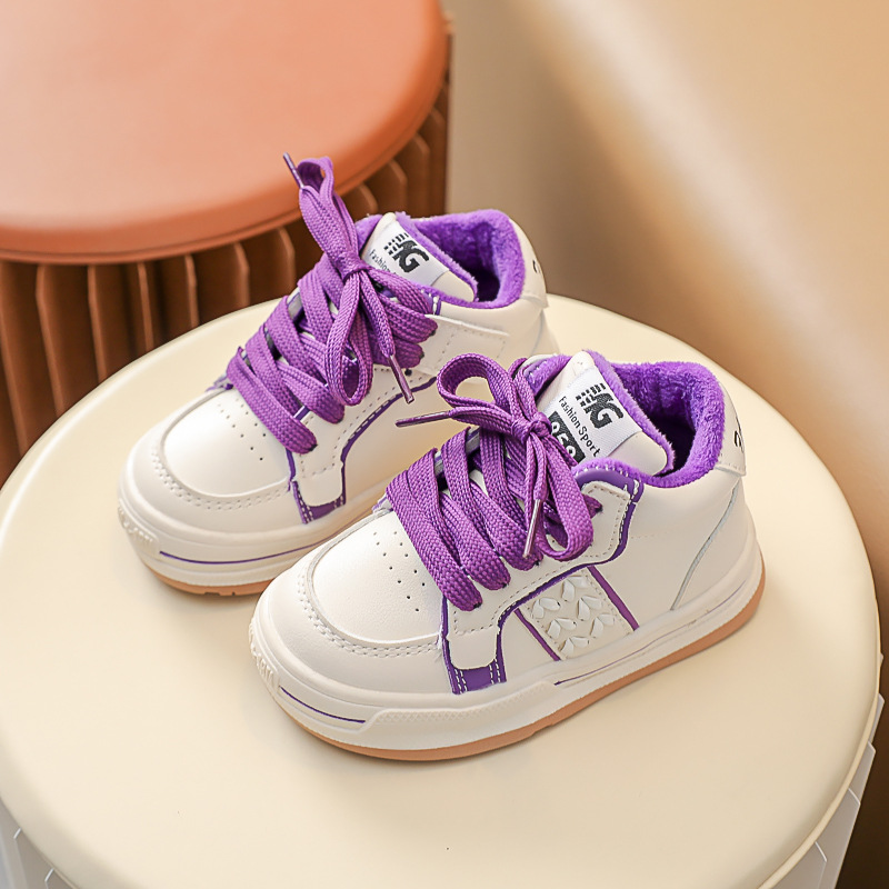 Zapatillas forradas de lana para niñas 2022 Otoño e Invierno nueva superficie de cuero con orejas de trigo acolchadas de algodón zapatilla niños medianos y pequeños niños cálidos zapatos acolchados de algodón