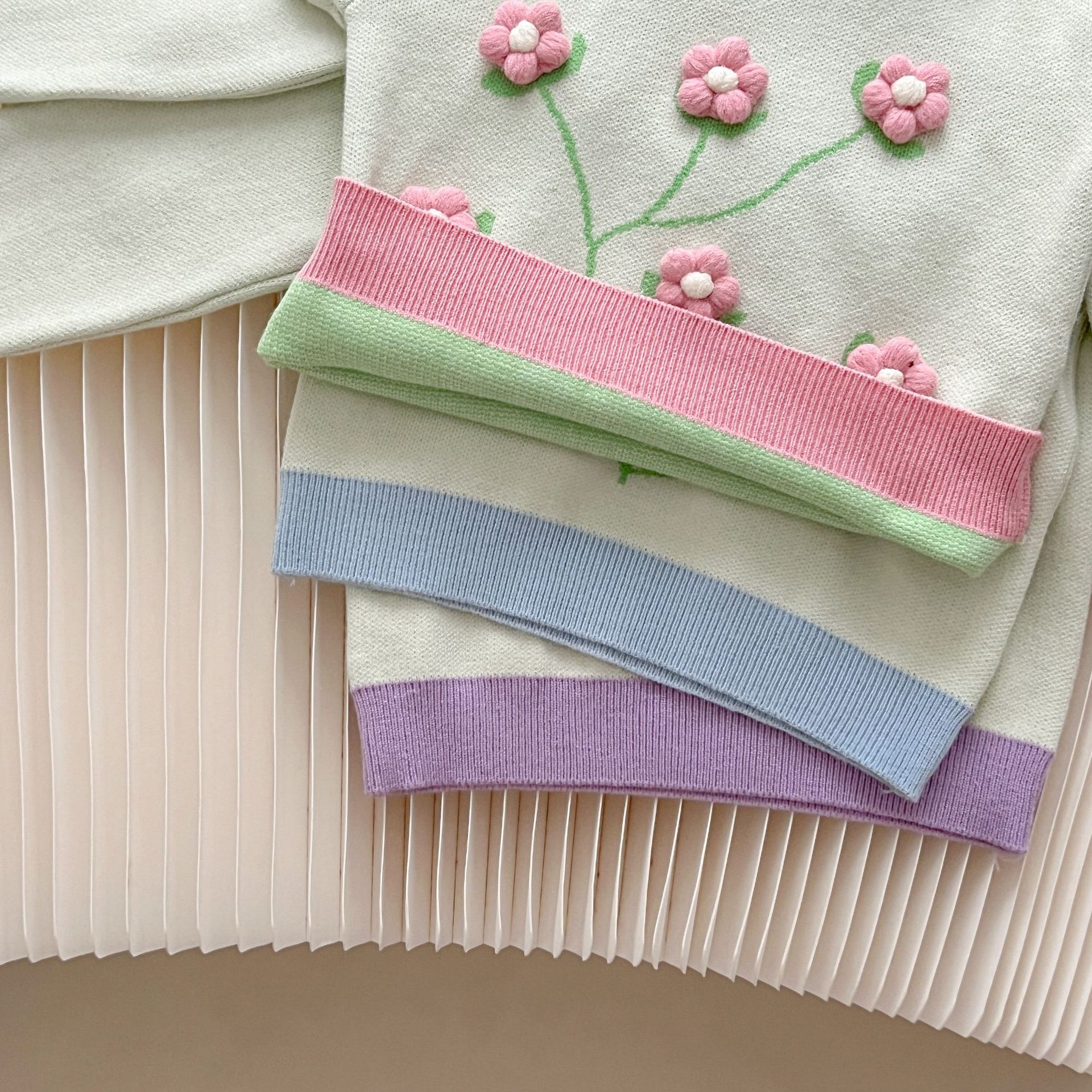 JINYONG Ragazze Squisito Maglione a Fiori Piccoli Top Gonna a Pieghe in Filato Lavorato a Maglia Set Autunno/Inverno Stile Western da Donna_voghion.com