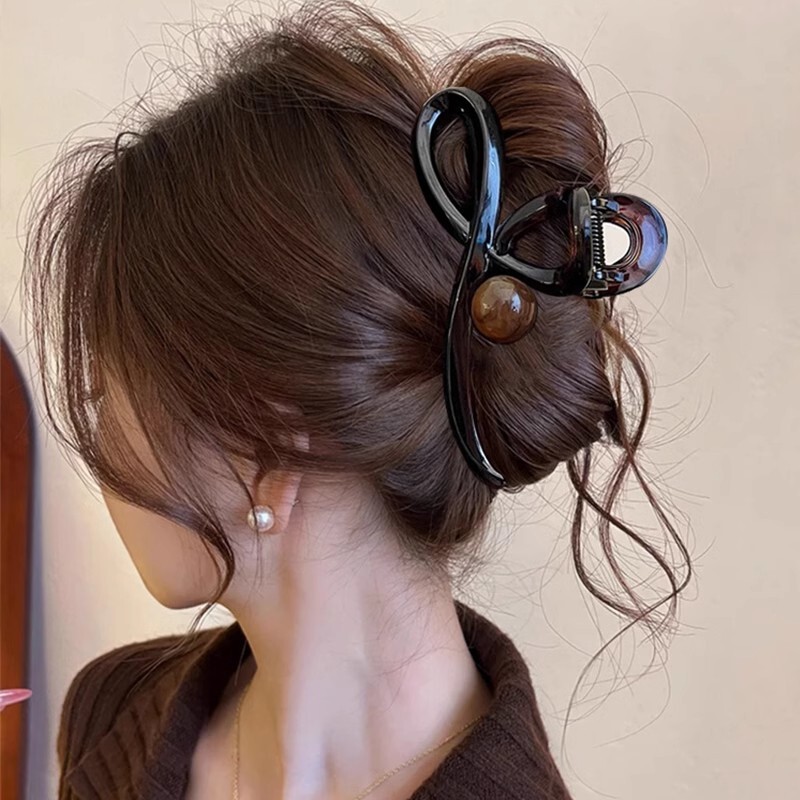 ハイエンド 2025 新しいスタイルの女性のヘアクリップ女性の後頭部大型レトロな秋と冬のサメクリップ気質帽子|undefined