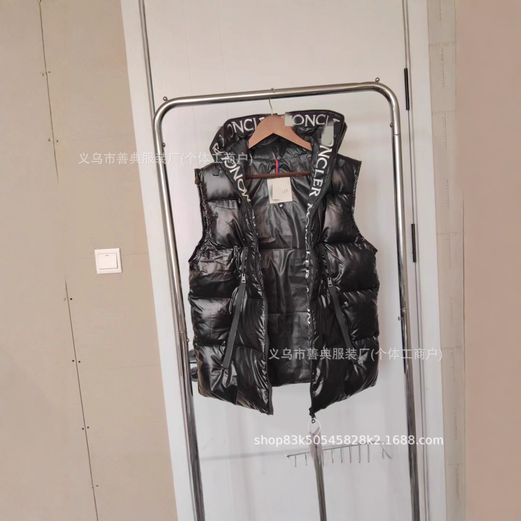 男士马甲秋冬季亮面外套羽绒服坎肩保暖背心潮流外穿时尚帅气马甲
