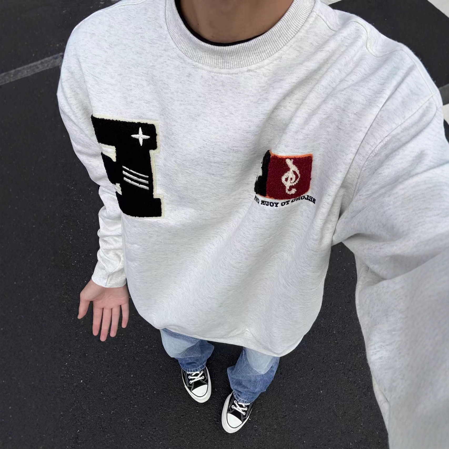 American High Street Sweatshirt mit Buchstabenstickerei und Rundhalsausschnitt für Herren, Herbst/Winter 2025, vielseitig, aus reiner Baumwolle, lässig für Paare_voghion.com