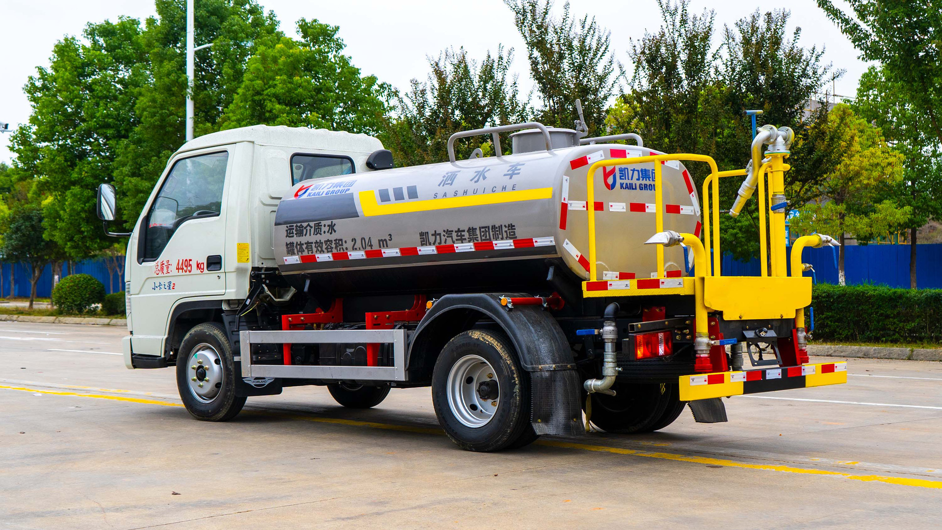 2.5 Fang Fukuda Small Truck 2 Sprinkler Truck, C License Can Be Opened, House Watering, Sprinkler Truck Multi-Function