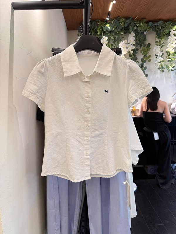 白色短袖衬衫女夏季2025新款刺绣宽松显瘦百搭短款上衣衬衣外套潮|undefined