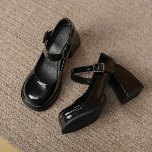 �߸�ЬŮ�ָ��͹Ŭ�����Ь��׷�ˮ̨�A�^һ�֎���ϵJK�}��СƤЬ