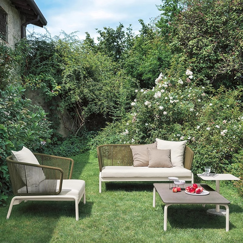 Sofá de diseño nórdico al aire libre patio jardín al aire libre doble balcón sofá de caña pequeña casa cama reclinable ocio