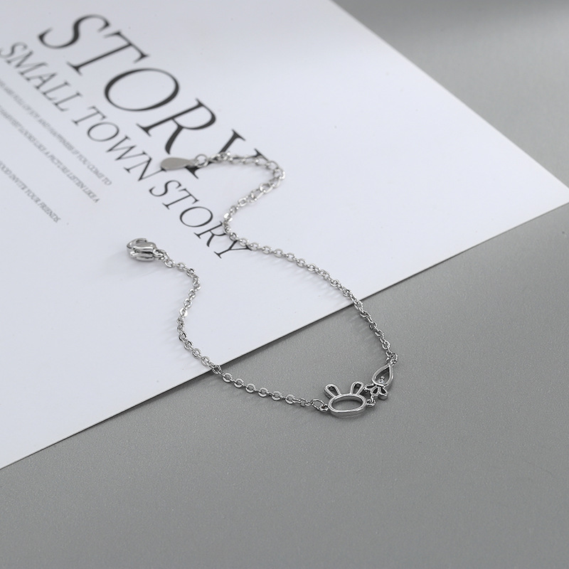 box chain Chain Type 1 Piece Quantity Holiday, Daily Occasion Copper Material Sweet Simple Style Rabbit Carrot Copper Hollow Out Inlay Zircon Silver Plated Bracelets
