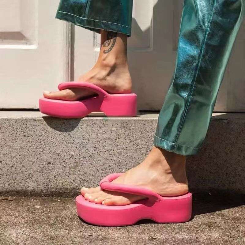 Kendall Jenner Thick-Soled Flip-Flops with a Squishy Feel for Women, Summer Style, Zhao Lusi's Barbie Pink Alternative to European and American Flip-Flops