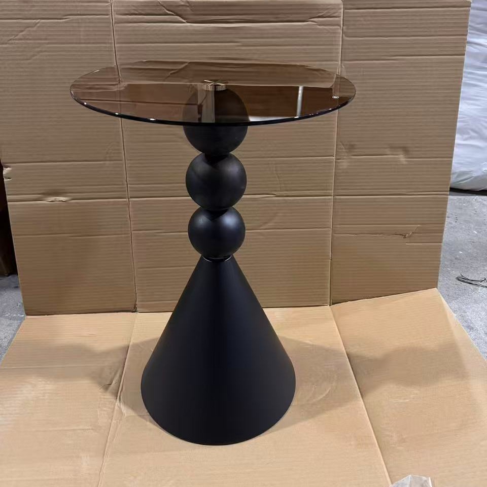 Mesa auxiliar nórdica de hierro forjado para apartamentos pequeños, estilo crema para sala de estar, mesa de centro redonda creativa, mesa auxiliar de cristal para sofá, sencilla y moderna.