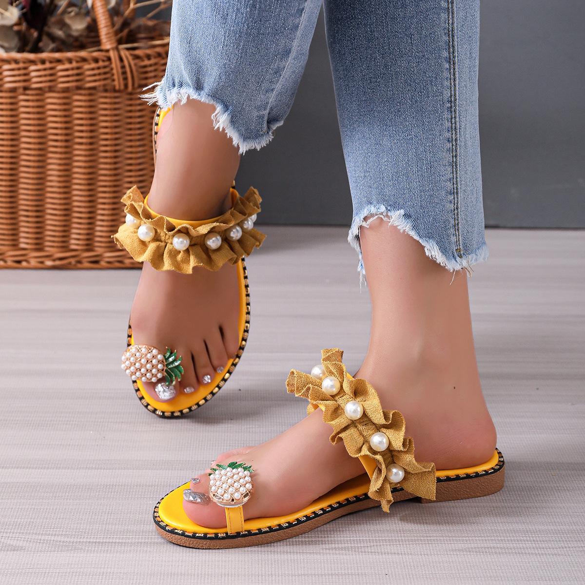 Women's Vacation Roman Style Solid Color Pineapple Pearls Round Toe Beach Sandals display picture 8