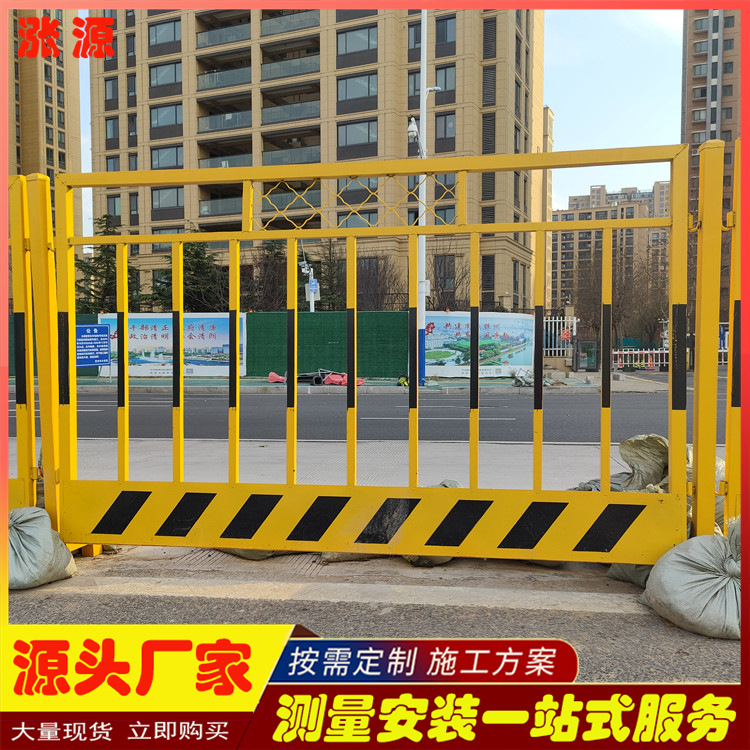 山东建筑工地施工电梯门电梯防护门楼层防坠落电梯井工地专用