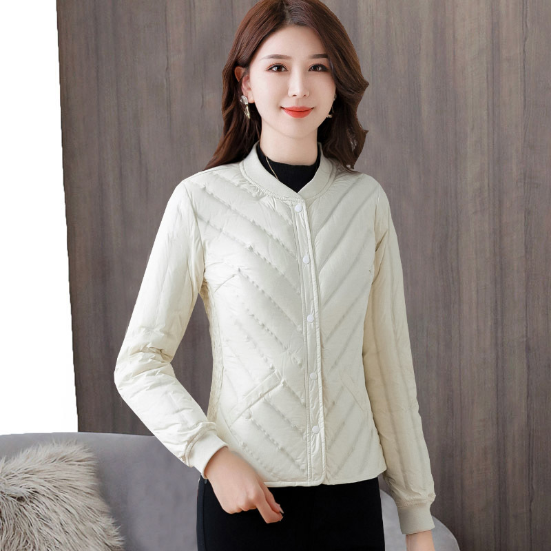2025 New Autumn and Winter down Lining Women's Lightweight Slim Fit Mother's Inner Wear Slimming Look Versatile Warm Base down Jacket