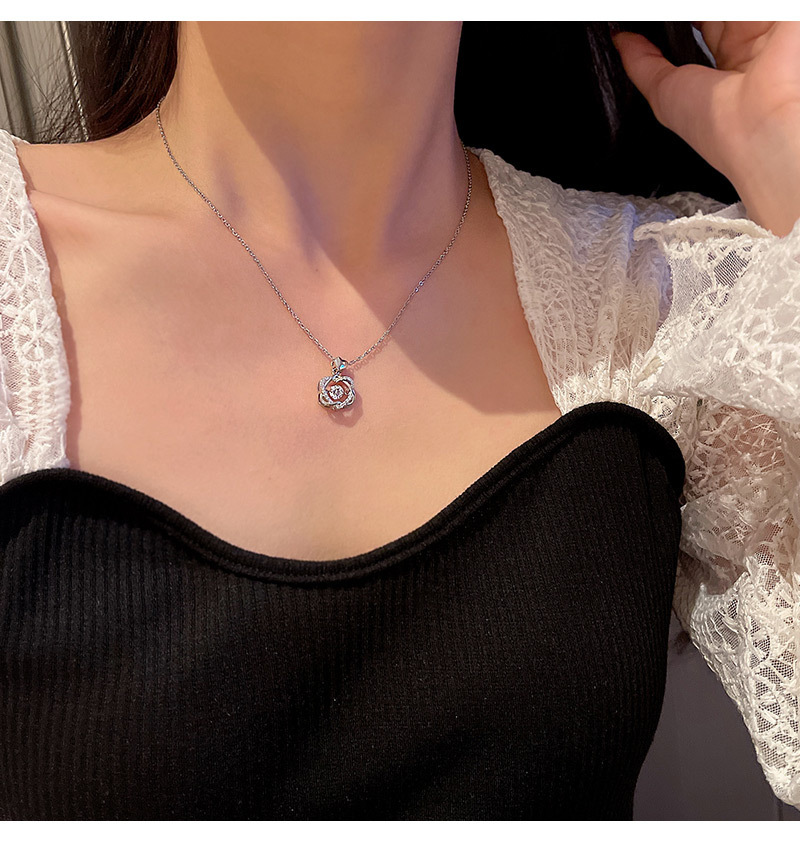 Fashion Titanium Steel Necklace Female Micro-inlaid Zircon Heart-shaped Pendant display picture 1