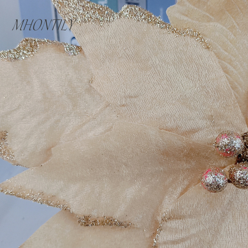 粉を撒いた綿布は紅葉の花の家庭装飾の結婚祝いの道具の金粉の綿布の花をシミュレーションしてシミュレーションの花の道具を撮影します。|undefined