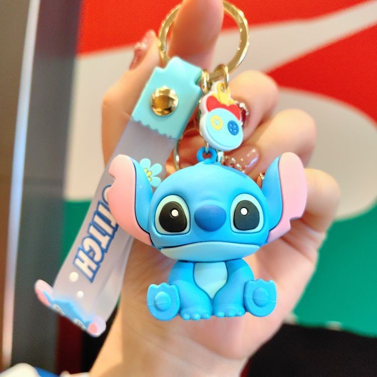 Dibujos animados pvc serie de anime llavero juego de marea muñeca llavero de coche bolsa colgante máquina de garra regalo al por mayor