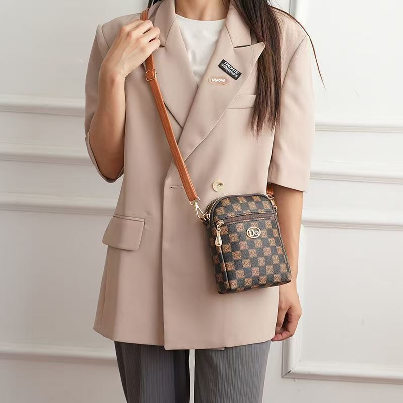 Guangzhou Women's Bag Mom Bag New Fashion Casual Shoulder Bag Crossbody Bag Women's Shell Small Bag Mobile Phone Coin Purse