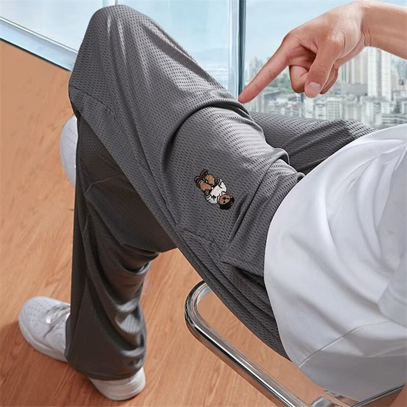 Pantalones casuales delgados de verano, pantalones casuales de hombre, impresión negra, pantalones deportivos rectos de tamaño grande, 2025 nuevos