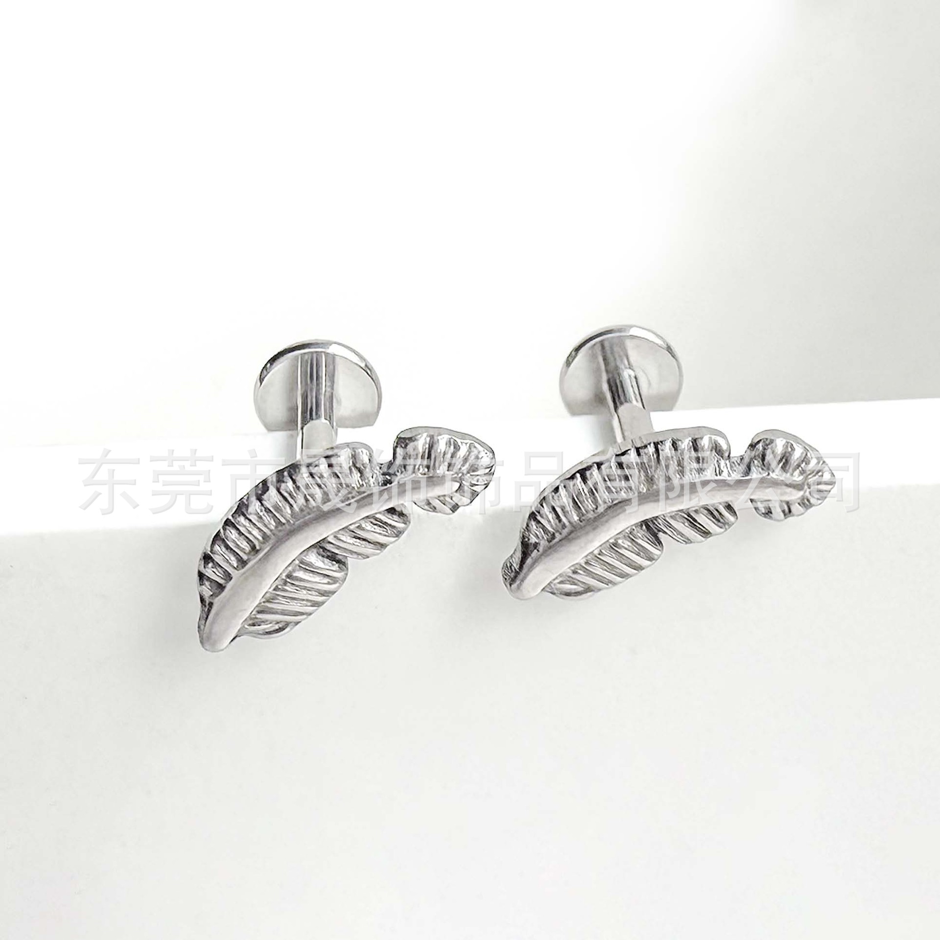 F136 Titanium Feather Ear Stud Helix Cartilage Stud G23 Implant Grade Titanium 内牙 Thread Labret Stud Cartilage Piercing Jewelry Ear 饰