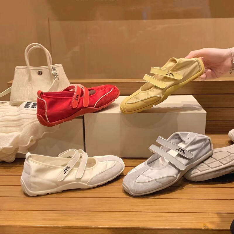 Cowhide Version ~ Grape Mom's Inner Heightening Velcro Training Shoes Breathable Mesh Ballet Style Sports Casual Shoes for Women