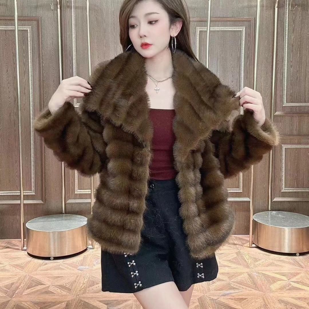 Cappotto lungo in finta pelliccia da donna con collo a risvolto_voghion.com