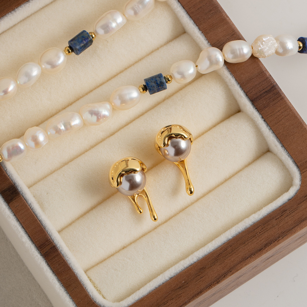 Fashion Irregular Copper Inlay Pearl Ear Studs 1 Pair