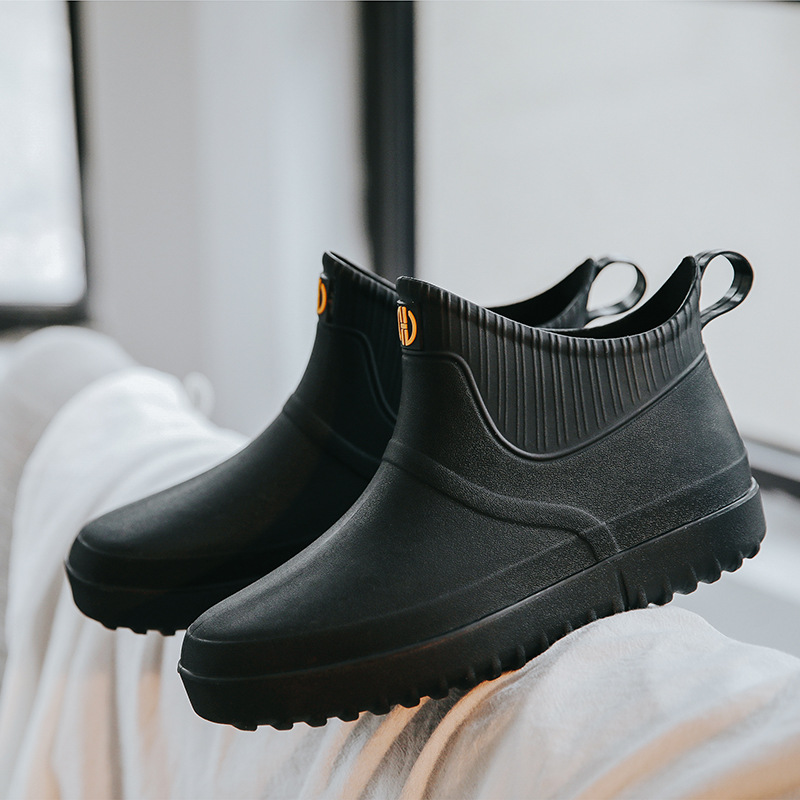 Moda Botas de lluvia de media pantorrilla para hombres al aire libre verano juvenil zapatos impermeables Meituan para llevar zapatos de goma Botas de lluvia de invierno de moda