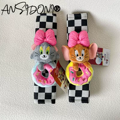 Mouse Car Safety Belt Shoulder: Sürətlər qutusu və əl tormozu başlıqları - genuine-with-anti-counterfeiting-black-and-white-checkered-shoulder-pads-rose-red-knot-donut-style-jerry-mouse-tom-cat-two
