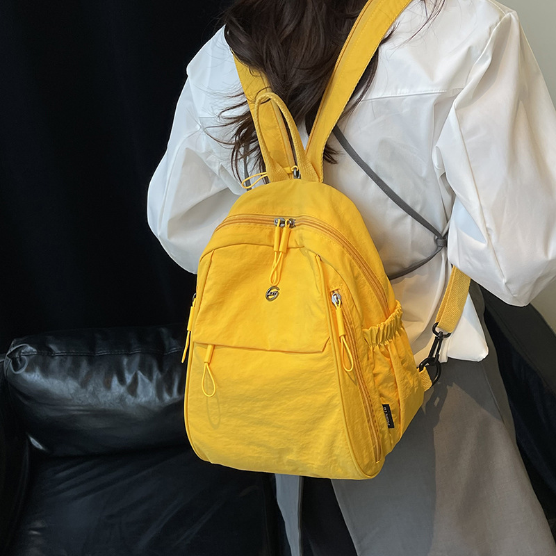 大容量バックパック女性の新しい軽量ナイロン布シンプルなトラベルバッグ女性のトレンディな多用途カジュアルバッグ小さなバックパック|undefined