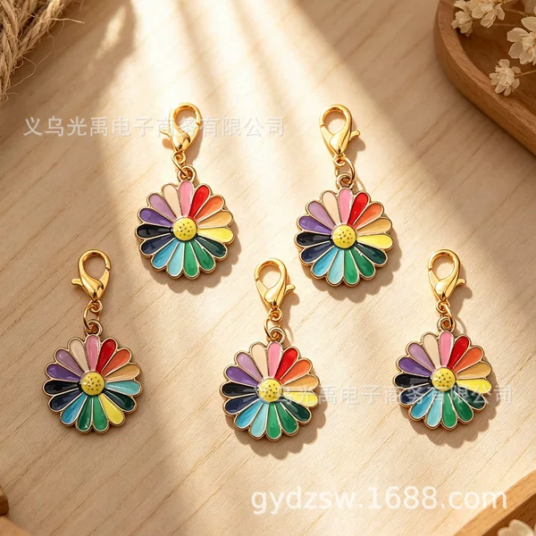 Cute chrysanthemum alloy colorful enamel flower pendant DIY keychain accessory decoration wholesale