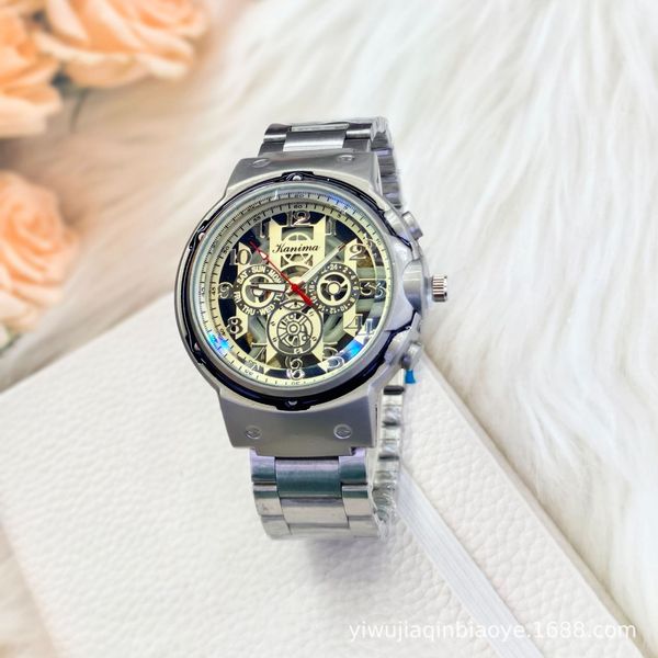 fashionable men's watch