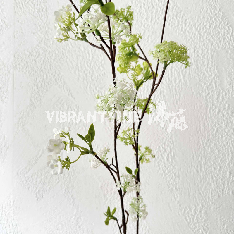 結婚式の装飾は花の雪の柳の雪の客間の生け花の置物の柳の枝の写真撮影の道具の結婚式の造花です。|undefined