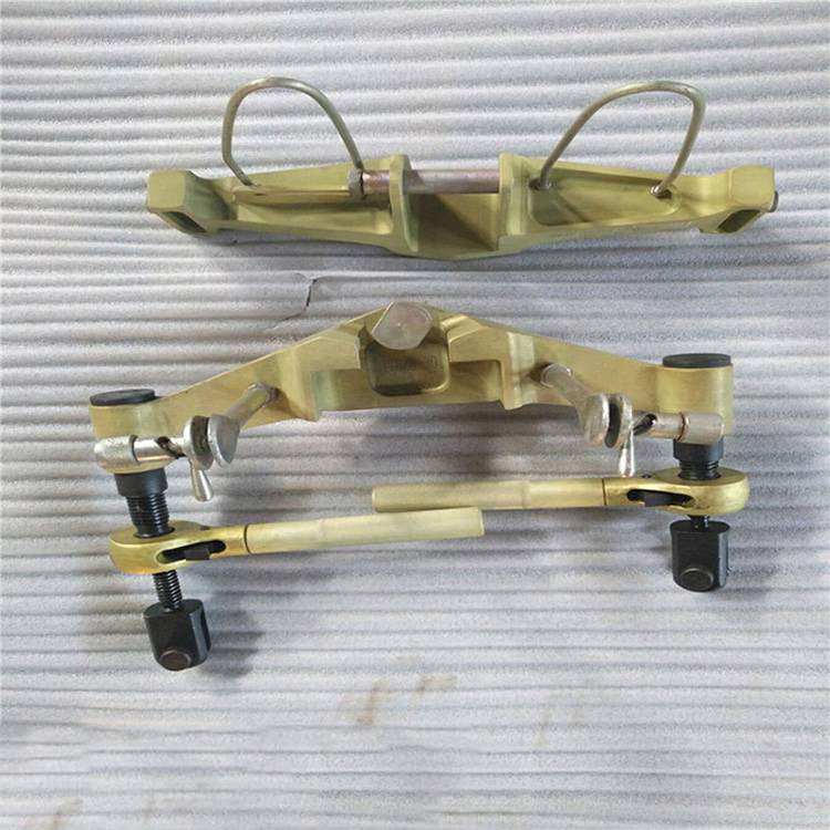 输电检修卡具带电作业检修翼型卡更换器绝缘子卡具高空作业闭式卡