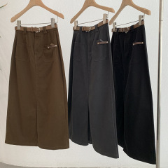 欧瑪莱は腰が高くて前にフォークがあります。