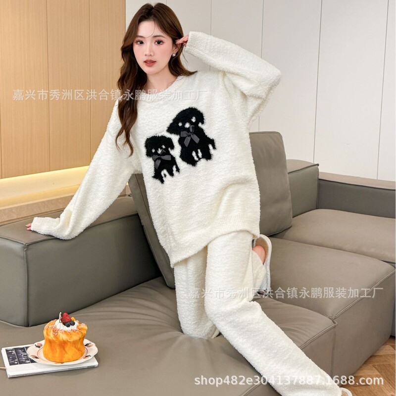 女性用の秋と冬の厚みのあるハーフベルベットホーム服、新しい高級パジャマセット、屋外で着用できるキュートで甘いスタイルのパジャマ|undefined