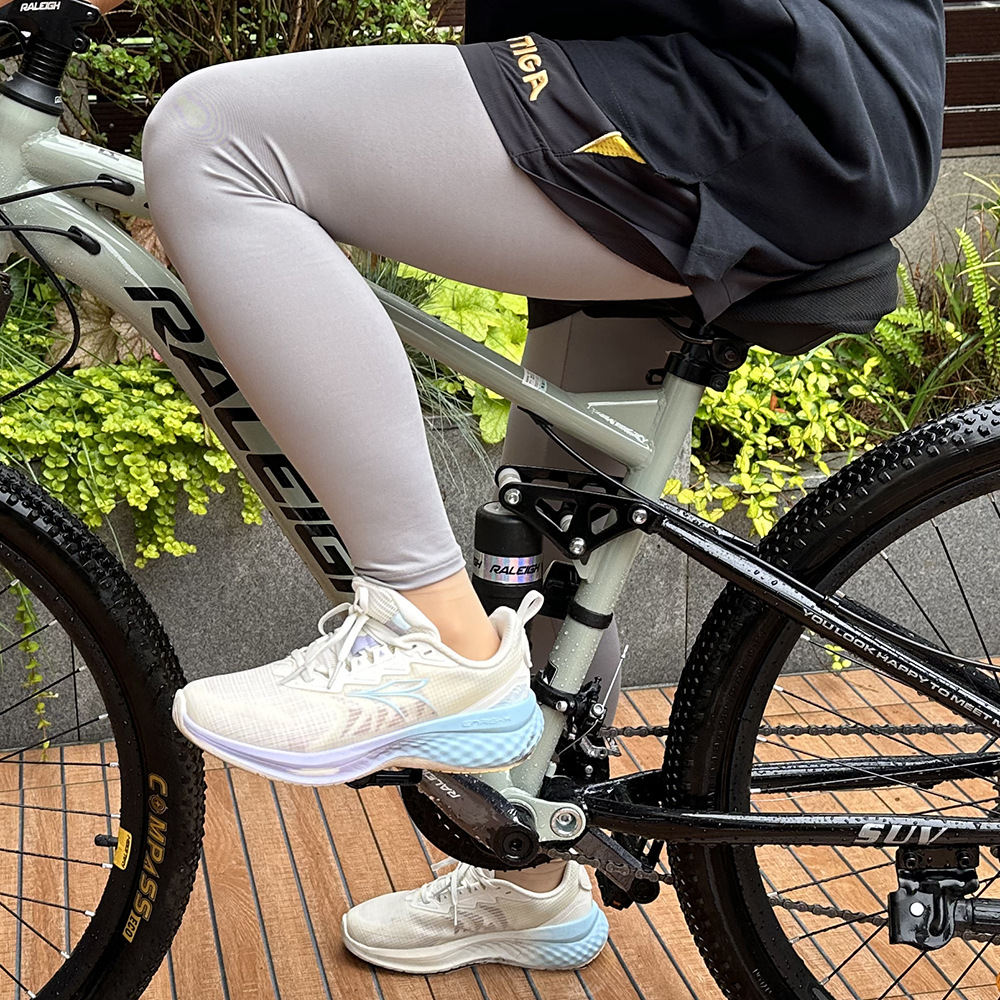 Venta al por mayor de seda de hielo de verano, protección solar, protección UV, protector solar, protector de pierna ajustado para hombres y mujeres, juegos de pierna para correr para deportes al aire libre